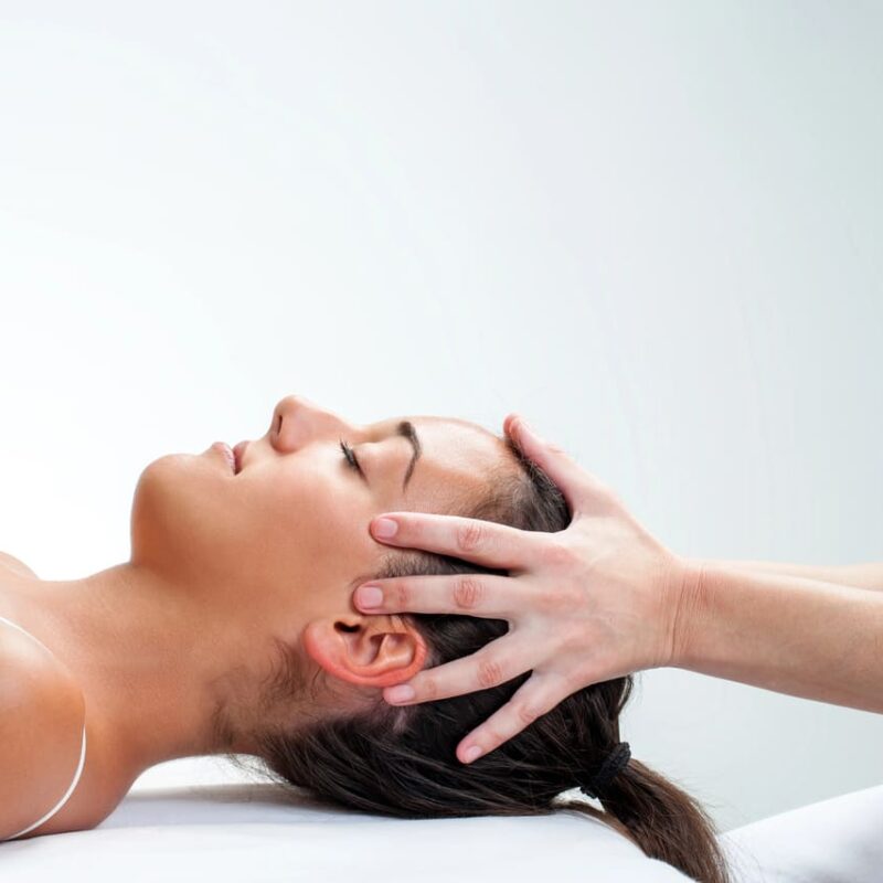 what to expect during chiropractic adjustments and cracking safety